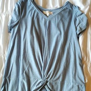 Pink rose bunched in front tee